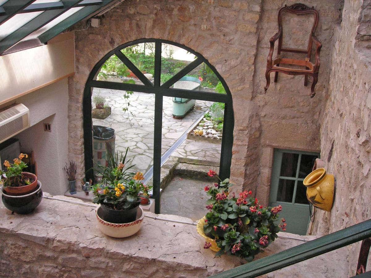 Au Coeur De La Cite Medievale Bed & Breakfast Vaison-la-Romaine Bagian luar foto