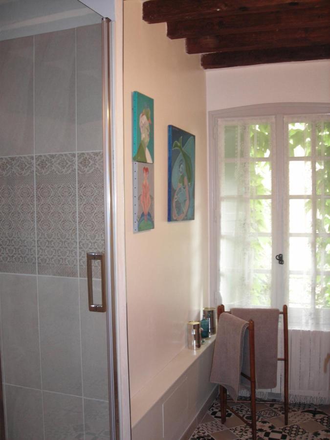 Au Coeur De La Cite Medievale Bed & Breakfast Vaison-la-Romaine Bagian luar foto